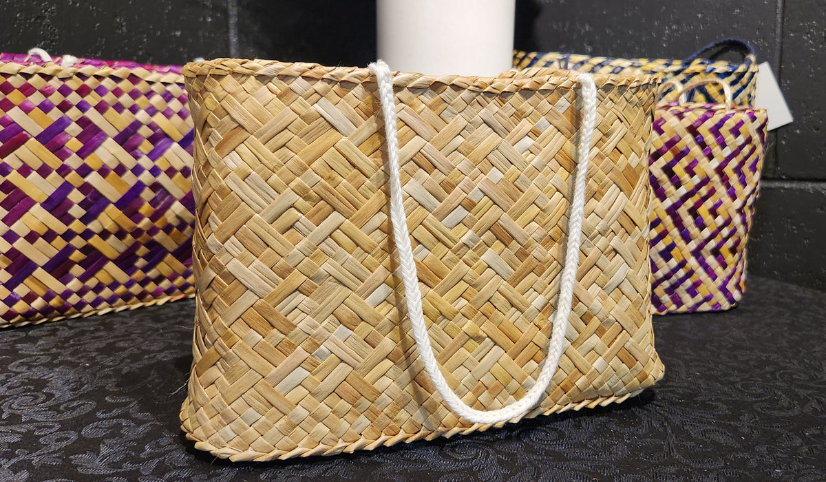Natural Papakirango kete – Little Shop of Taonga